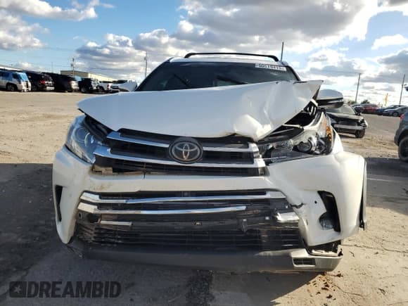 ✅ 2017 Toyota Highlander Limited Platinum • VIN: 5TDYZRFH1HS232531 • Lot: 90519415. Wystawiony na Copart z przebiegiem Nie podano. Bezpłatny archiwum sprzedaży aukcyjnych z USA i szczegółowy raport historii pojazdu na DreamBid. Zdjęcie 5.