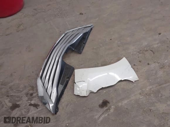 ✅ 2017 Toyota Sienna XLE Auto Access Seat • VIN: 5TDYZ3DC2HS880075 • Lot: 42862717. Listed on IAAI with 130,492 mi. Free auction sales archive from the USA and detailed vehicle history report at DreamBid. Image 12.