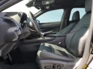 ✅ 2023 Lexus UX 250h Premium • VIN: JTHP6JBH9P2142897 • Lot: 61782595. Wystawiony na Copart z przebiegiem 35 489 mil. Bezpłatny archiwum sprzedaży aukcyjnych z USA i szczegółowy raport historii pojazdu na DreamBid. Zdjęcie 7.