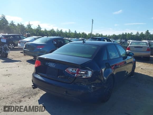 ✅ 2011 Audi A4 Premium • VIN: WAUBFAFL7BN042280 • Лот: 42792668. Опубликован ранее на IAAI с пробегом 144 583 миль. Бесплатный доступ к архиву аукционных продаж из США и подробный отчёт об истории автомобиля на DreamBid. Изображение 4.