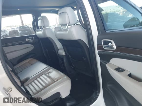 ✅ 2018 Jeep Grand Cherokee Limited • VIN: 1C4RJEBG4JC181745 • Lot: 42085315. Listed on IAAI with 81,533 mi. Free auction sales archive from the USA and detailed vehicle history report at DreamBid. Image 8.