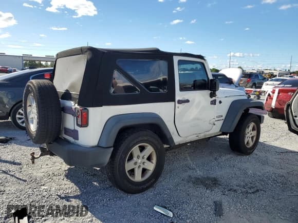 ✅ 2017 Jeep Wrangler Sport • VIN: 1C4AJWAG9HL589754 • Лот: 82408525. Опубликован ранее на Copart с пробегом Не указан. Бесплатный доступ к архиву аукционных продаж из США и подробный отчёт об истории автомобиля на DreamBid. Изображение 3.