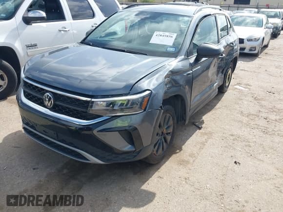 ✅ 2024 Volkswagen Taos S • VIN: 3VV5X7B29RM105771 • Lot: 42845856. Listed on IAAI with 9,104 mi. Free auction sales archive from the USA and detailed vehicle history report at DreamBid. Image 17.