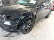 ✅ 2025 Volvo XC40 Core Bright Theme • VIN: YV4L12UJ9S2544719 • Лот: 42463641. Опубликован ранее на IAAI с пробегом 3 793 миль. Бесплатный доступ к архиву аукционных продаж из США и подробный отчёт об истории автомобиля на DreamBid. Изображение 6.