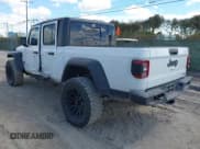 ✅ 2020 Jeep Gladiator Sport S • VIN: 1C6HJTAG3LL125405 • Lot: 43379807. Wystawiony na IAAI z przebiegiem 102 440 mil. Bezpłatny archiwum sprzedaży aukcyjnych z USA i szczegółowy raport historii pojazdu na DreamBid. Zdjęcie 3.