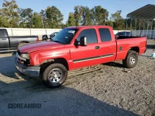 2004 Chevrolet Silverado 1500 LS z VIN 1GCEC19T74Z114949, wystawiony jako Copart lot #82149215 z przebiegiem 260 682 mil mil oraz Szkoda całkowita • Salvage title. Historia ofert i sprzedaży dostępna na DreamBid. Obrazek 1.