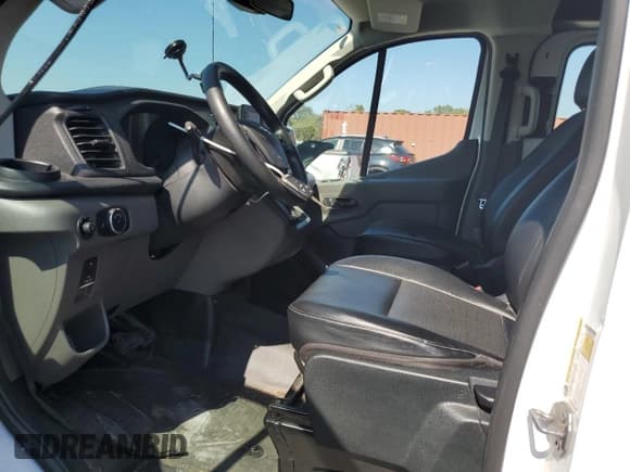 ✅ 2023 Ford Transit Cargo • VIN: 1FTYE1Y81PKA62137 • Lot: 86160985. Listed on Copart with 61,593 mi. Free auction sales archive from the USA and detailed vehicle history report at DreamBid. Image 7.