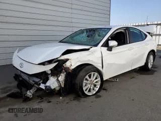 ✅ 2025 Toyota Camry LE • VIN: 4T1DAACK9SU523235 • Lot: 90798885. Wystawiony na Copart z przebiegiem 35 690 mil. Bezpłatny archiwum sprzedaży aukcyjnych z USA i szczegółowy raport historii pojazdu na DreamBid. Zdjęcie 1.