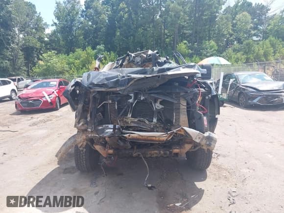 ✅ 2008 Chevrolet Silverado 2500HD LTZ • VIN: 1GCHK236X8F156113 • Lot: 43010192. Wystawiony na IAAI z przebiegiem Nie podano. Bezpłatny archiwum sprzedaży aukcyjnych z USA i szczegółowy raport historii pojazdu na DreamBid. Zdjęcie 13.