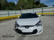 ✅ 2017 Hyundai Veloster Value Edition • VIN: KMHTC6AD1HU312577 • Lot: 42742185. Wystawiony na Copart z przebiegiem 54 370 mil. Bezpłatny archiwum sprzedaży aukcyjnych z USA i szczegółowy raport historii pojazdu na DreamBid. Zdjęcie 11.