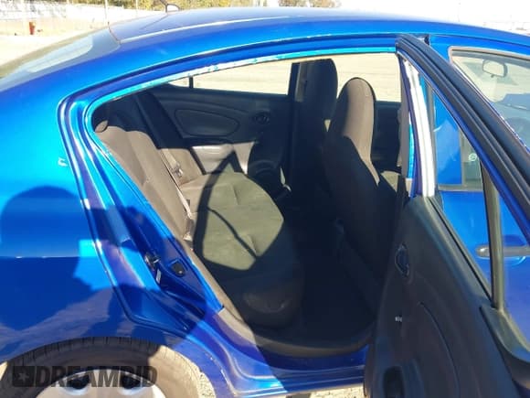 ✅ 2015 Nissan Versa S • VIN: 3N1CN7AP0FL946410 • Лот: 43461329. Опубликован ранее на IAAI с пробегом 156 215 миль. Бесплатный доступ к архиву аукционных продаж из США и подробный отчёт об истории автомобиля на DreamBid. Изображение 8.