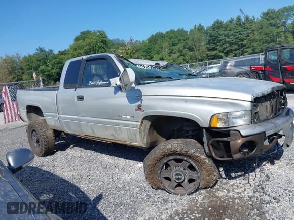 ✅ 2001 Dodge 2500 • VIN: 1B7KF237X1J581868 • Лот: 42942384. Опубликован ранее на IAAI с пробегом 99 500 миль. Бесплатный доступ к архиву аукционных продаж из США и подробный отчёт об истории автомобиля на DreamBid. Изображение 12.