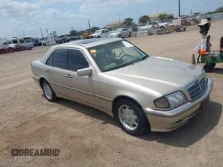✅ 1999 Mercedes-Benz C 230/260/280/320 • VIN: WDBHA24G0XA790793 • Lot: 42341089. Wystawiony na IAAI z przebiegiem Nie podano. Bezpłatny archiwum sprzedaży aukcyjnych z USA i szczegółowy raport historii pojazdu na DreamBid. Zdjęcie 1.