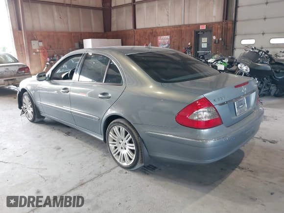 ✅ 2007 Mercedes-Benz E 350 • VIN: WDBUF87X77X211035 • Lot: 39730877. Wystawiony na IAAI z przebiegiem 165 024 mil. Bezpłatny archiwum sprzedaży aukcyjnych z USA i szczegółowy raport historii pojazdu na DreamBid. Zdjęcie 3.