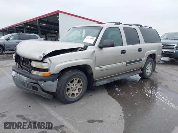 ✅ 2005 Chevrolet Suburban Z71 • VIN: 3GNFK16Z85G175820 • Lot: 43075693. Wystawiony na IAAI z przebiegiem 264 040 mil. Bezpłatny archiwum sprzedaży aukcyjnych z USA i szczegółowy raport historii pojazdu na DreamBid. Zdjęcie 2.