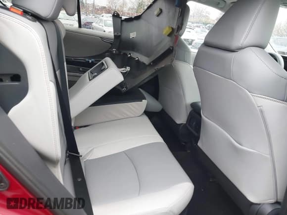 ✅ 2019 Toyota RAV4 Hybrid Limited • VIN: 2T3DWRFV7KW022034 • Lot: 43729520. Listed on IAAI with 36,321 mi. Free auction sales archive from the USA and detailed vehicle history report at DreamBid. Image 8.