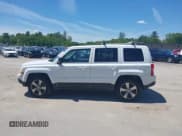 ✅ 2016 Jeep Patriot High Altitude • VIN: 1C4NJRFB8GD707642 • Lot: 42324960. Wystawiony na IAAI z przebiegiem 176 344 mil. Bezpłatny archiwum sprzedaży aukcyjnych z USA i szczegółowy raport historii pojazdu na DreamBid. Zdjęcie 14.