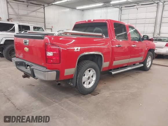 2011 Chevrolet Silverado 1500 LT z VIN 3GCPKSE39BG381465, wystawiony jako IAAI lot #43282395 z przebiegiem 149 655 mil mil oraz . Historia ofert i sprzedaży dostępna na DreamBid. Obrazek 4.