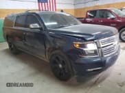 ✅ 2020 Chevrolet Suburban Premier • VIN: 1GNSKJKC5LR132324 • Lot: 81385635. Wystawiony na Copart z przebiegiem 131 179 mil. Bezpłatny archiwum sprzedaży aukcyjnych z USA i szczegółowy raport historii pojazdu na DreamBid. Zdjęcie 4.