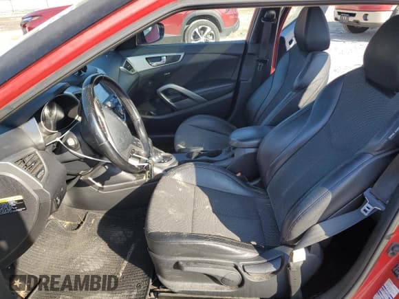 ✅ 2014 Hyundai Veloster • VIN: KMHTC6AD3EU217143 • Lot: 43716395. Wystawiony na Copart z przebiegiem 137 865 mil. Bezpłatny archiwum sprzedaży aukcyjnych z USA i szczegółowy raport historii pojazdu na DreamBid. Zdjęcie 7.