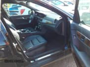 ✅ 2014 Mercedes-Benz C 250 Sport • VIN: WDDGF4HB1EA958114 • Lot: 42101249. Wystawiony na IAAI z przebiegiem 85 100 mil. Bezpłatny archiwum sprzedaży aukcyjnych z USA i szczegółowy raport historii pojazdu na DreamBid. Zdjęcie 5.