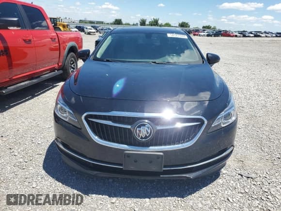 ✅ 2017 Buick LaCrosse Essence • VIN: 1G4ZP5SS0HU187464 • Lot: 58582484. Wystawiony na Copart z przebiegiem 39 447 mil. Bezpłatny archiwum sprzedaży aukcyjnych z USA i szczegółowy raport historii pojazdu na DreamBid. Zdjęcie 5.