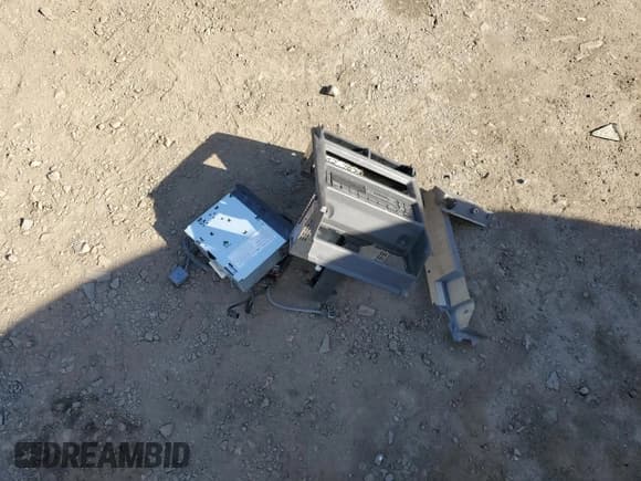 ✅ 2000 Ford Mustang • VIN: 1FAFP4444YF199479 • Лот: 87452745. Опубликован ранее на Copart с пробегом 92 530 миль. Бесплатный доступ к архиву аукционных продаж из США и подробный отчёт об истории автомобиля на DreamBid. Изображение 12.