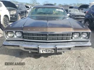 ✅ 1975 Plymouth Fury • VIN: PH43K5D118439 • Lot: 74681814. Wystawiony na Copart z przebiegiem 89 711 mil. Bezpłatny archiwum sprzedaży aukcyjnych z USA i szczegółowy raport historii pojazdu na DreamBid. Zdjęcie 5.