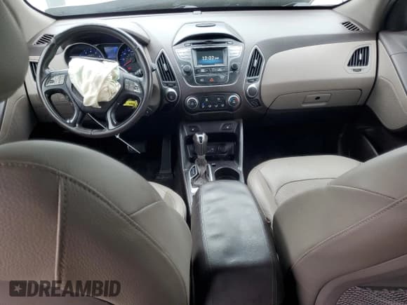 ✅ 2015 Hyundai Tucson SE • VIN: KM8JU3AG3FU107417 • Lot: 90243845. Listed on Copart with 84,646 mi. Free auction sales archive from the USA and detailed vehicle history report at DreamBid. Image 8.