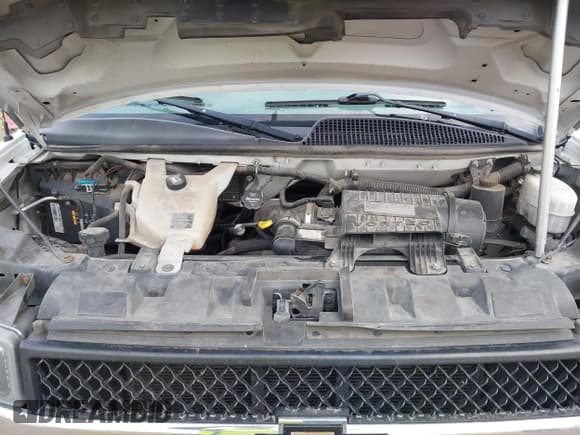 ✅ 2020 Chevrolet Express Cargo • VIN: 1GCWGAFG5L1165718 • Lot: 43918806. Wystawiony na IAAI z przebiegiem 149 603 mil. Bezpłatny archiwum sprzedaży aukcyjnych z USA i szczegółowy raport historii pojazdu na DreamBid. Zdjęcie 10.