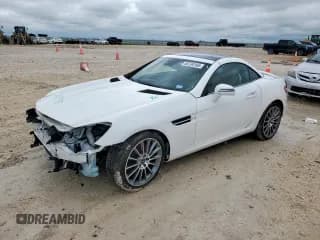 ✅ 2018 Mercedes-Benz SLC 300 • VIN: WDDPK3JA4JF147055 • Лот: 60734165. Опубликован ранее на Copart с пробегом 67 769 миль. Бесплатный доступ к архиву аукционных продаж из США и подробный отчёт об истории автомобиля на DreamBid. Изображение 1.