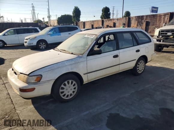 ✅ 1993 Toyota Corolla • VIN: JT2AE09W9P0017119 • Lot: 74684484. Wystawiony na Copart z przebiegiem 104 781 mil. Bezpłatny archiwum sprzedaży aukcyjnych z USA i szczegółowy raport historii pojazdu na DreamBid. Zdjęcie 1.