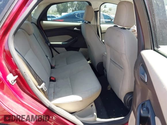 ✅ 2015 Ford Focus SE • VIN: 1FADP3F27FL300543 • Lot: 42228251. Listed on IAAI with 141,233 mi. Free auction sales archive from the USA and detailed vehicle history report at DreamBid. Image 8.