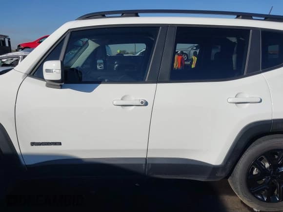 ✅ 2018 Jeep Renegade Altitude • VIN: ZACCJABB5JPH39312 • Lot: 41299852. Wystawiony na IAAI z przebiegiem 81 019 mil. Bezpłatny archiwum sprzedaży aukcyjnych z USA i szczegółowy raport historii pojazdu na DreamBid. Zdjęcie 14.