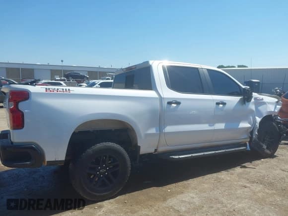 ✅ 2019 Chevrolet Silverado 1500 LT Trail Boss • VIN: 1GCPYFED0KZ349292 • Lot: 42694395. Wystawiony na IAAI z przebiegiem 118 377 mil. Bezpłatny archiwum sprzedaży aukcyjnych z USA i szczegółowy raport historii pojazdu na DreamBid. Zdjęcie 13.