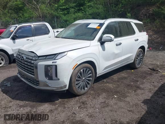 2025 Hyundai Palisade Calligraphy z VIN KM8R74GE8SU828199, wystawiony jako IAAI lot #41939641 z przebiegiem 16 939 mil mil oraz . Historia ofert i sprzedaży dostępna na DreamBid. Obrazek 2.