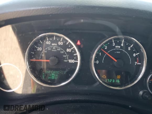 ✅ 2014 Jeep Wrangler Unlimited Sahara • VIN: 1C4BJWEG9EL108847 • Lot: 70563165. Wystawiony na Copart z przebiegiem 172 316 mil. Bezpłatny archiwum sprzedaży aukcyjnych z USA i szczegółowy raport historii pojazdu na DreamBid. Zdjęcie 9.