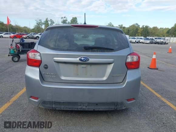 ✅ 2016 Subaru Impreza 2.0i • VIN: JF1GPAA65G8252105 • Lot: 43386749. Listed on IAAI with 229,338 mi. Free auction sales archive from the USA and detailed vehicle history report at DreamBid. Image 16.