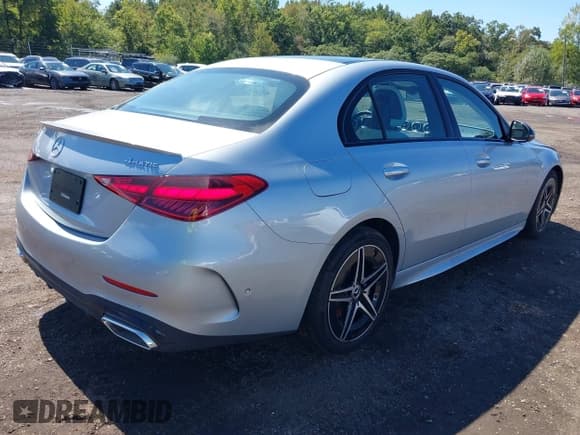 ✅ 2024 Mercedes-Benz C 300 • VIN: W1KAF4HB4RR160882 • Лот: 43127371. Опубликован ранее на IAAI с пробегом 12 207 миль. Бесплатный доступ к архиву аукционных продаж из США и подробный отчёт об истории автомобиля на DreamBid. Изображение 4.