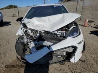 ✅ 2018 Chevrolet Bolt EV Premier • VIN: 1G1FX6S09J4136667 • Lot: 88350965. Wystawiony na Copart z przebiegiem Nie podano. Bezpłatny archiwum sprzedaży aukcyjnych z USA i szczegółowy raport historii pojazdu na DreamBid. Zdjęcie 5.