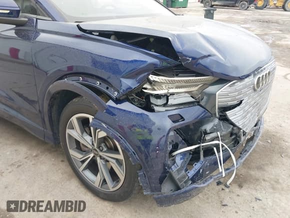 ✅ 2022 Audi Q4 e-tron • VIN: WA112BFZXNP052650 • Lot: 41680744. Listed on IAAI with 25,810 mi. Free auction sales archive from the USA and detailed vehicle history report at DreamBid. Image 6.