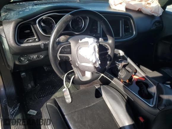 ✅ 2018 Dodge Challenger GT • VIN: 2C3CDZGG0JH256827 • Lot: 65464584. Wystawiony na Copart z przebiegiem 108 677 mil. Bezpłatny archiwum sprzedaży aukcyjnych z USA i szczegółowy raport historii pojazdu na DreamBid. Zdjęcie 8.