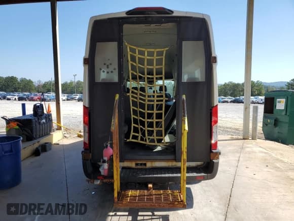 ✅ 2019 Ford Transit Passenger XL • VIN: 1FBAX2XM6KKB84733 • Lot: 84629655. Wystawiony na Copart z przebiegiem 145 446 mil. Bezpłatny archiwum sprzedaży aukcyjnych z USA i szczegółowy raport historii pojazdu na DreamBid. Zdjęcie 6.