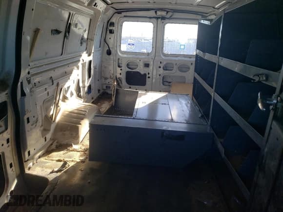 ✅ 2003 Ford Econoline Cargo Super • VIN: 1FTNS24L73HB81670 • Lot: 87534755. Wystawiony na Copart z przebiegiem 400 136 mil. Bezpłatny archiwum sprzedaży aukcyjnych z USA i szczegółowy raport historii pojazdu na DreamBid. Zdjęcie 10.