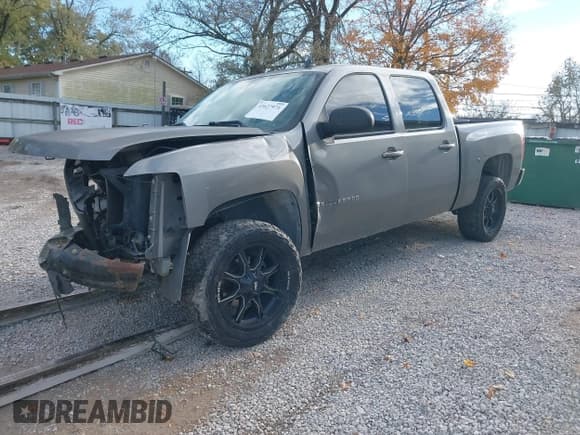 ✅ 2007 Chevrolet Silverado 1500 1LT • VIN: 2GCEK13M171516936 • Lot: 43627971. Wystawiony na IAAI z przebiegiem 272 148 mil. Bezpłatny archiwum sprzedaży aukcyjnych z USA i szczegółowy raport historii pojazdu na DreamBid. Zdjęcie 17.