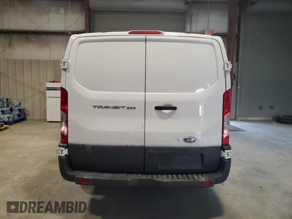 ✅ 2016 Ford Transit Cargo • VIN: 1FTYR1YM1GKA22352 • Лот: 61697795. Опубликован ранее на Copart с пробегом 188 074 миль. Бесплатный доступ к архиву аукционных продаж из США и подробный отчёт об истории автомобиля на DreamBid. Изображение 6.