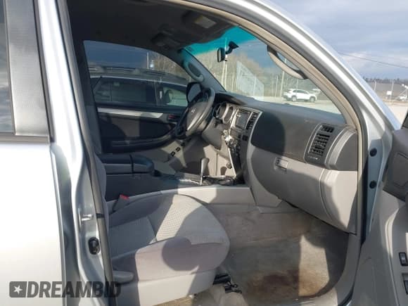 ✅ 2003 Toyota 4Runner SR5 • VIN: JTEBU14RX38007308 • Lot: 43729957. Listed on IAAI with 254,722 mi. Free auction sales archive from the USA and detailed vehicle history report at DreamBid. Image 5.
