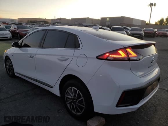✅ 2020 Hyundai Ioniq Limited • VIN: KMHC85LJ6LU060977 • Lot: 87921545. Wystawiony na Copart z przebiegiem 52 839 mil. Bezpłatny archiwum sprzedaży aukcyjnych z USA i szczegółowy raport historii pojazdu na DreamBid. Zdjęcie 2.