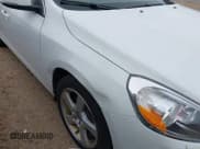 ✅ 2013 Volvo S60 T5 Premier • VIN: YV1612FS1D2221459 • Lot: 43620691. Wystawiony na IAAI z przebiegiem 162 187 mil. Bezpłatny archiwum sprzedaży aukcyjnych z USA i szczegółowy raport historii pojazdu na DreamBid. Zdjęcie 12.