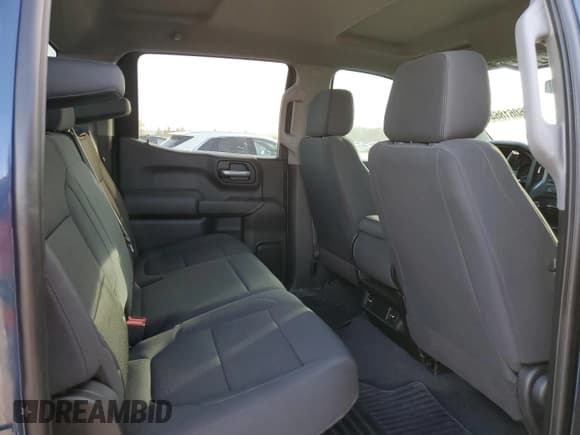 ✅ 2021 Chevrolet Silverado 1500 Custom • VIN: 3GCPYBEK5MG240739 • Lot: 76061864. Wystawiony na Copart z przebiegiem 32 661 mil. Bezpłatny archiwum sprzedaży aukcyjnych z USA i szczegółowy raport historii pojazdu na DreamBid. Zdjęcie 10.